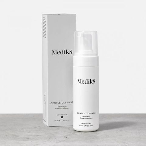 Medik8 Gentle Cleanse Зволожуюча пінка для вмивання з розмарином 150 ml
